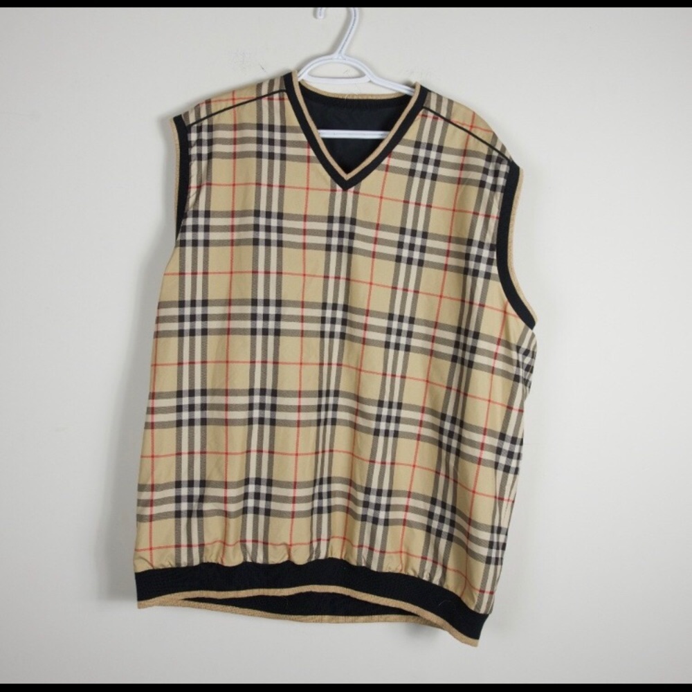 Burberry Golf Reversible Vest Size XL (no damage)